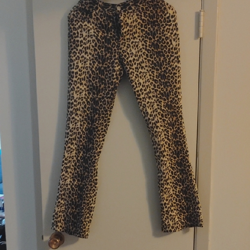 ⬇️PRICE LOWERED!!!Vintage Paris Blues Leopard Print Pants